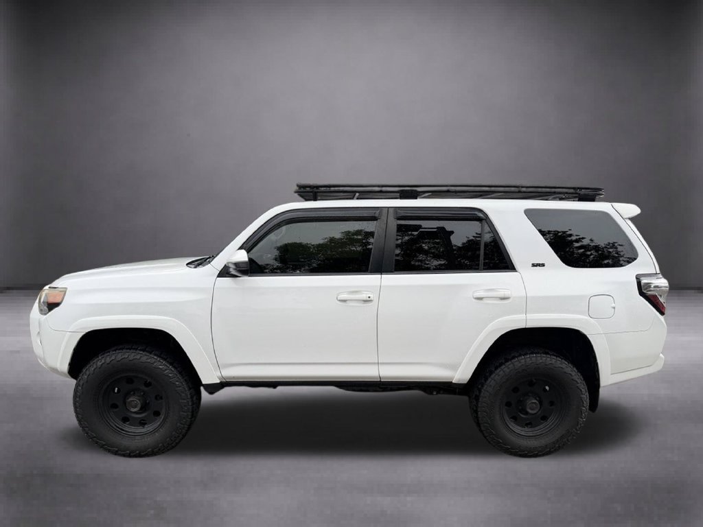 Used 2015 White Toyota SR5 image 9
