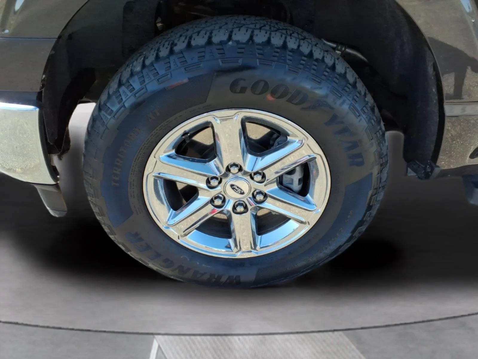 Used 2024 Darkened Bronze Metallic Brown Ford XLT image 11