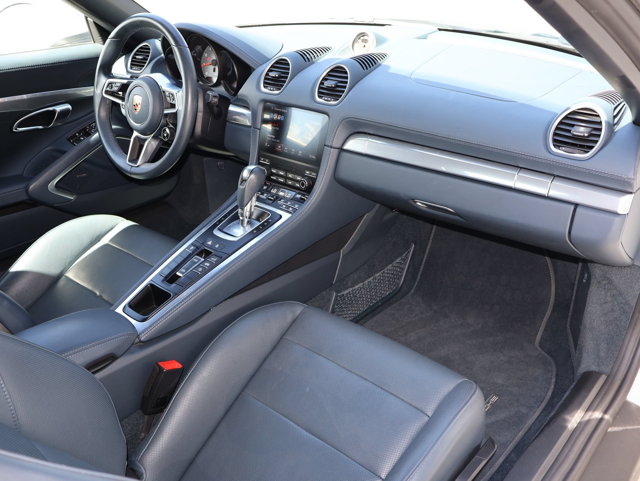 Certified Used 2024 Ice Grey Metallic Porsche S image 31