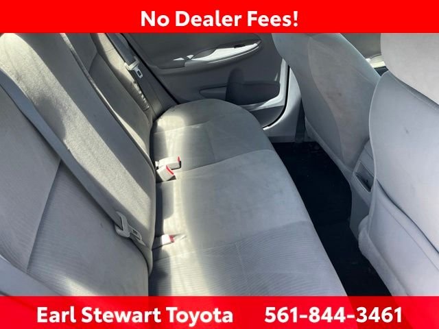 Used 2013 Silver Toyota LE image 20