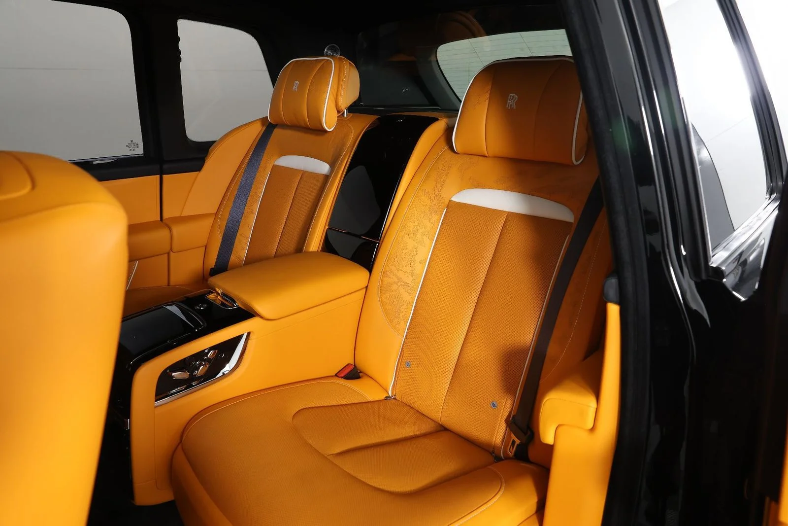 2025 Rolls-Royce Cullinan Base - Photo 37