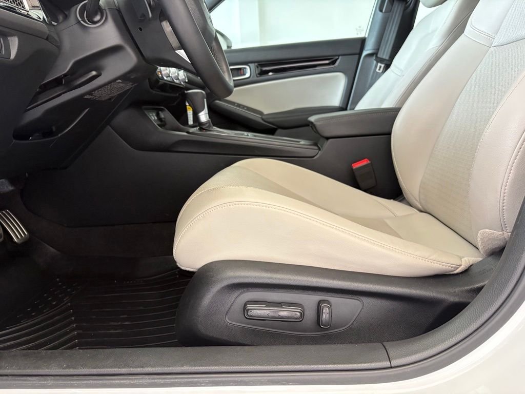Used 2024 White Honda Sport Touring image 31