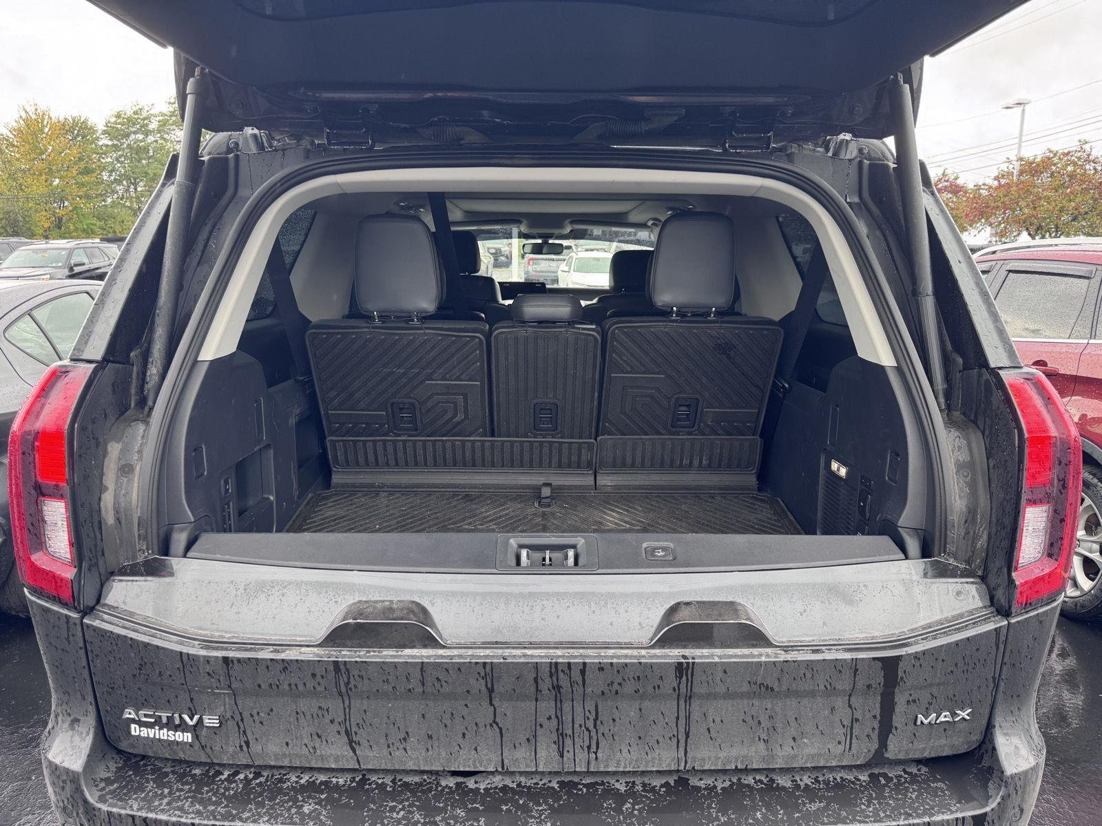 Used 2025 Dark Matter Gray Metallic Ford Active image 7