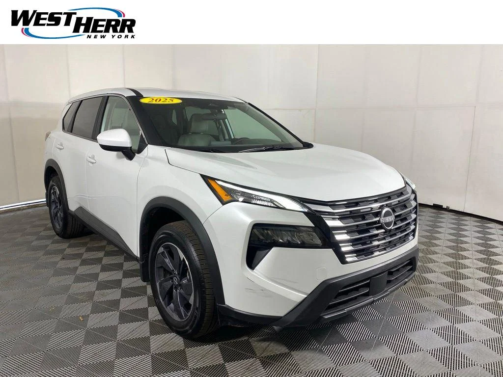 Used 2025 White Pearl Nissan SV image 1