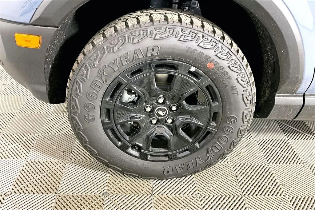 New 2026 Azure Gray Metallic Tri-Coat Ford Badlands® image 11