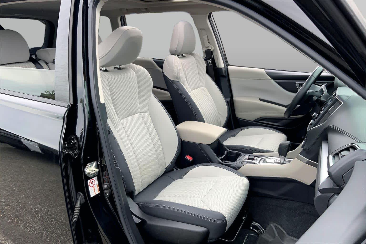 Used 2019 Crystal Black Silica Subaru Premium image 8