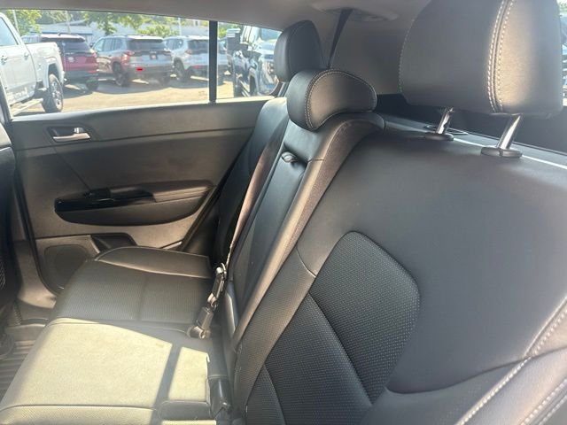 Used 2022 White Kia EX image 18