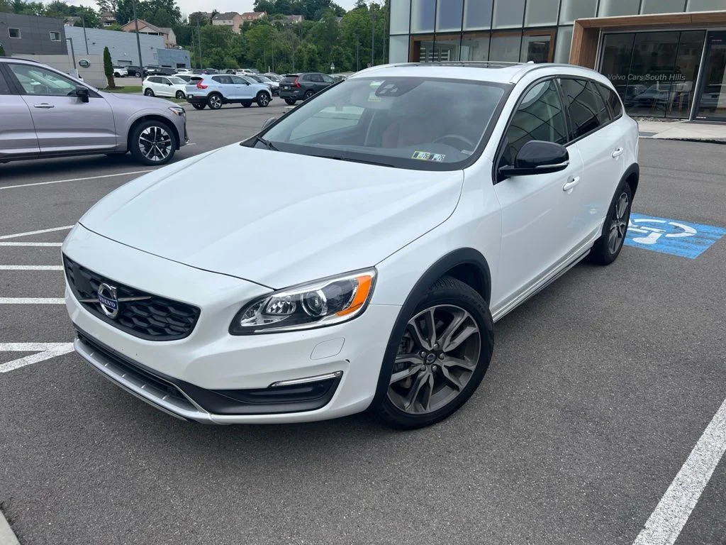 Used 2015 Crystal White Pearl Volvo T5 Platinum image 4