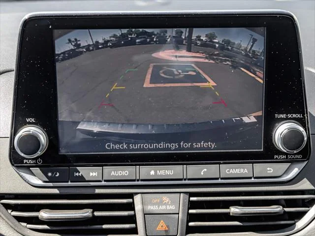 Used 2020 Black Nissan SR FWD image 15