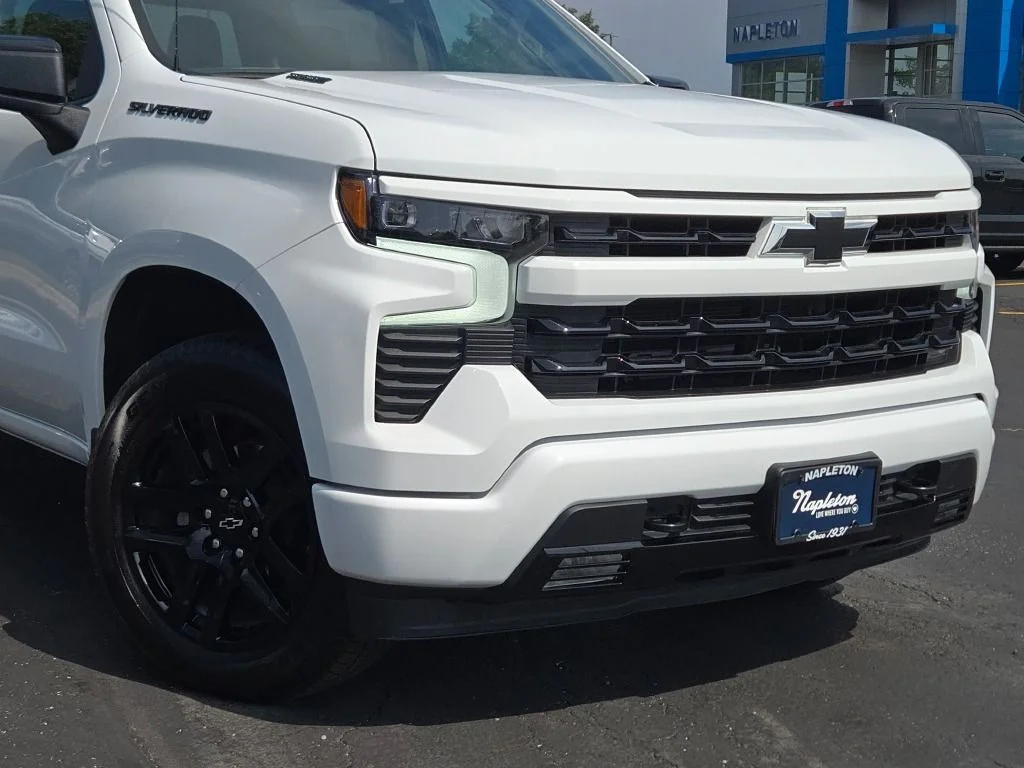 Used 2025 White Chevrolet RST image 2