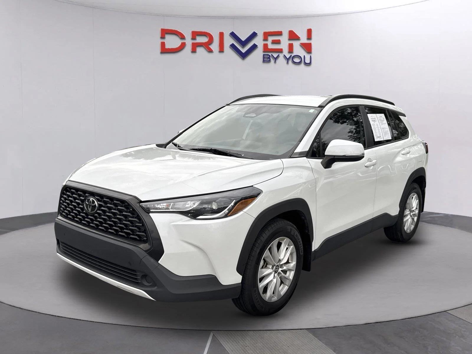 Used 2024 Wind Chill Pearl Toyota LE image 7