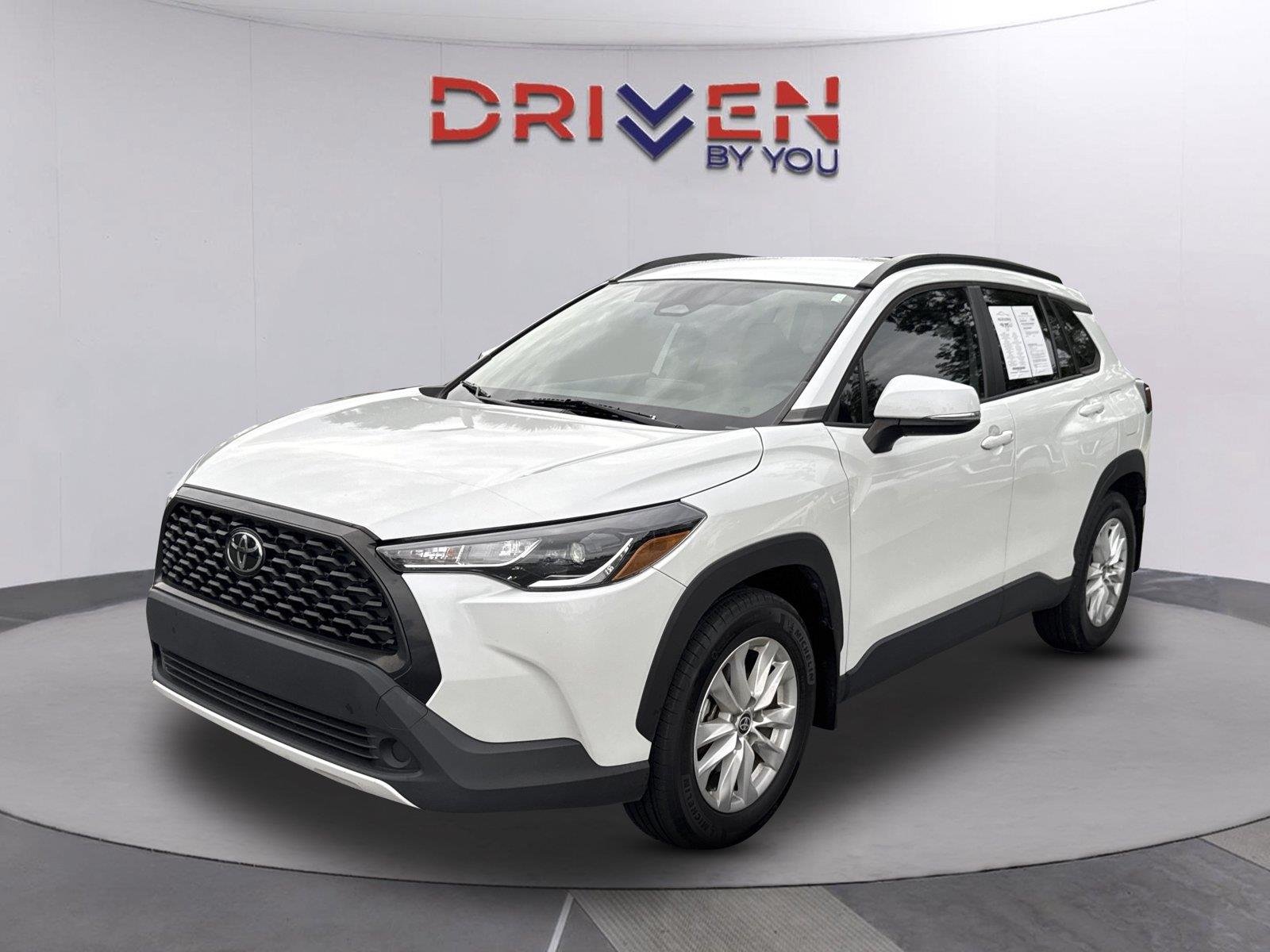 Used 2024 Wind Chill Pearl Toyota LE image 7
