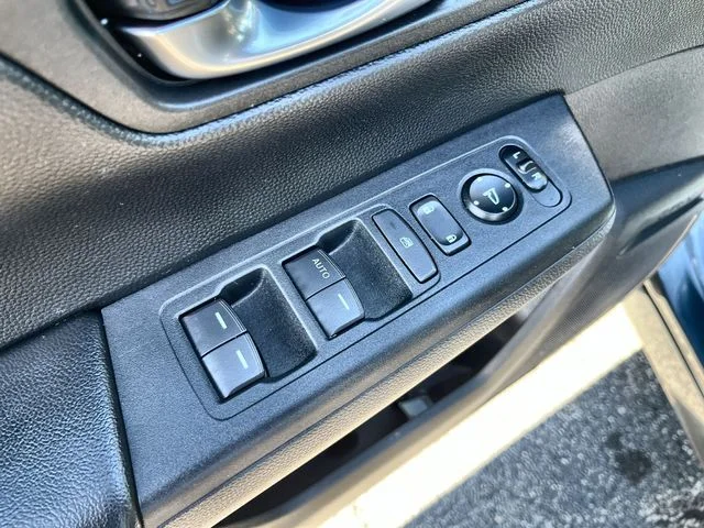 Used 2025  Honda LX image 17