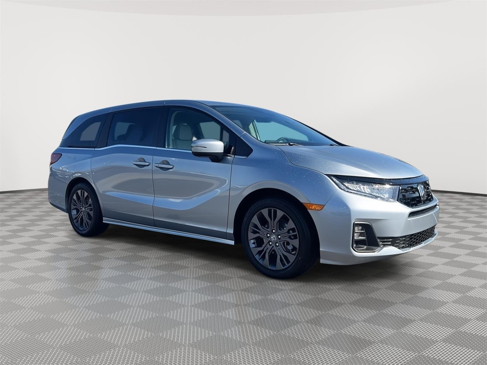 2026 Honda Odyssey Touring's photo