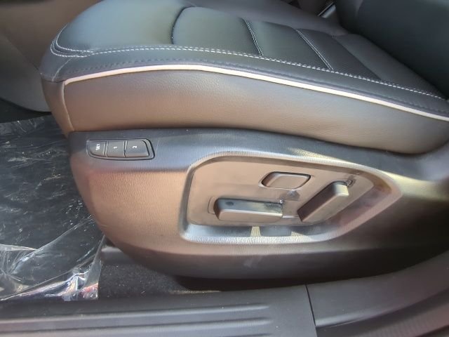 2025 Mazda CX-5 S Preferred package - Photo 11
