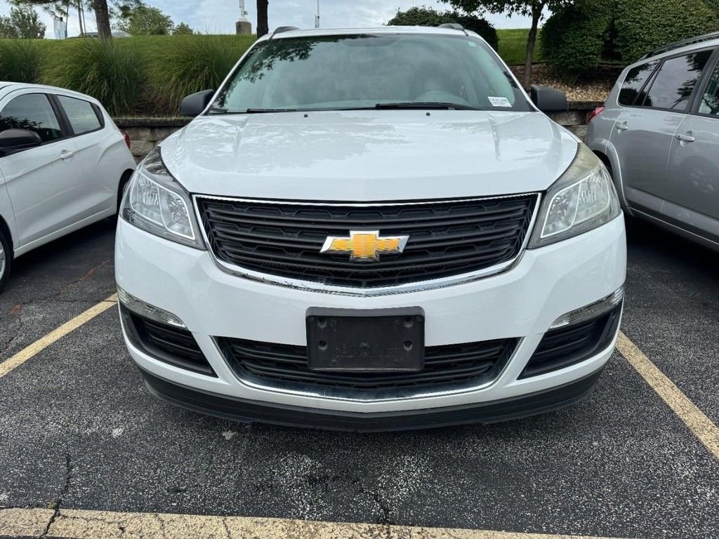 Used 2016 Chevrolet Traverse LS with VIN 1GNKRFKD4GJ349398 for sale in St. Peters, MO