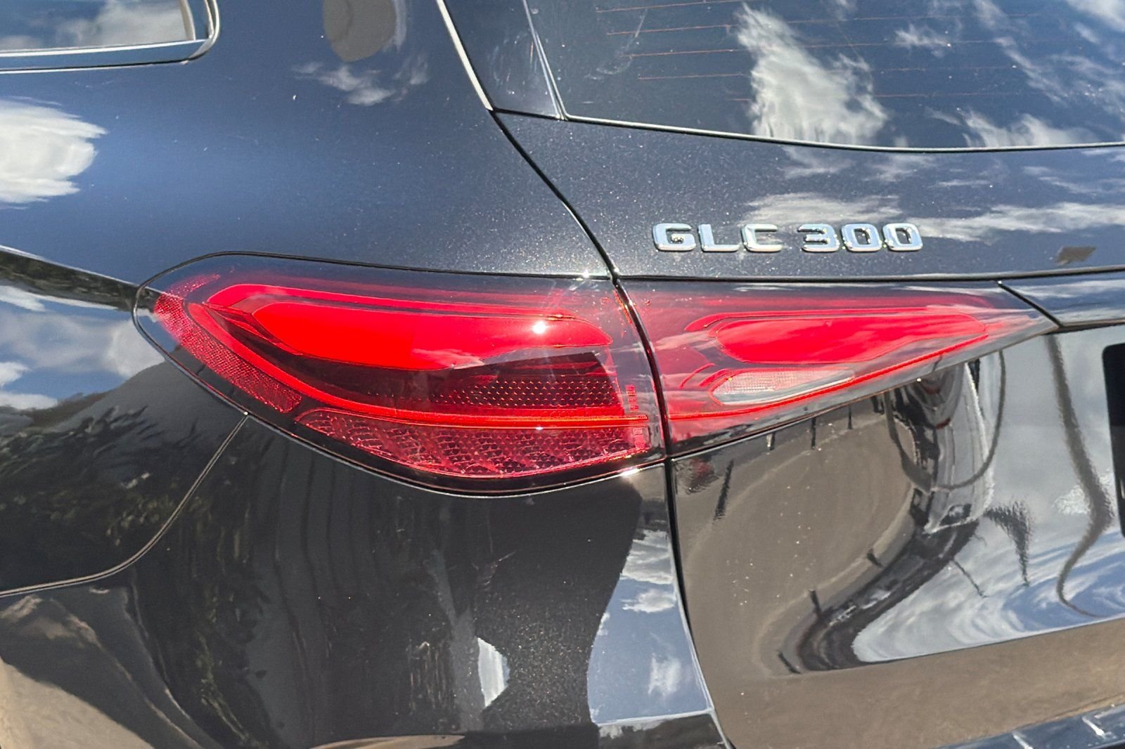 New 2026 Obsidian Black Metallic Mercedes-Benz GLC 300 image 16
