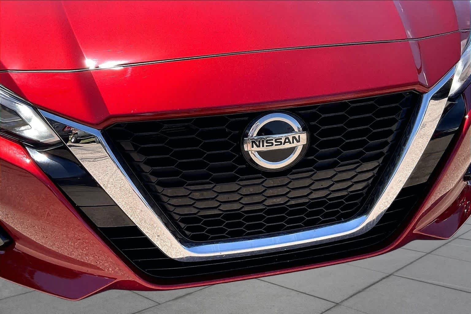 Used 2022 Scarlet Ember Nissan 2.5 SL image 30