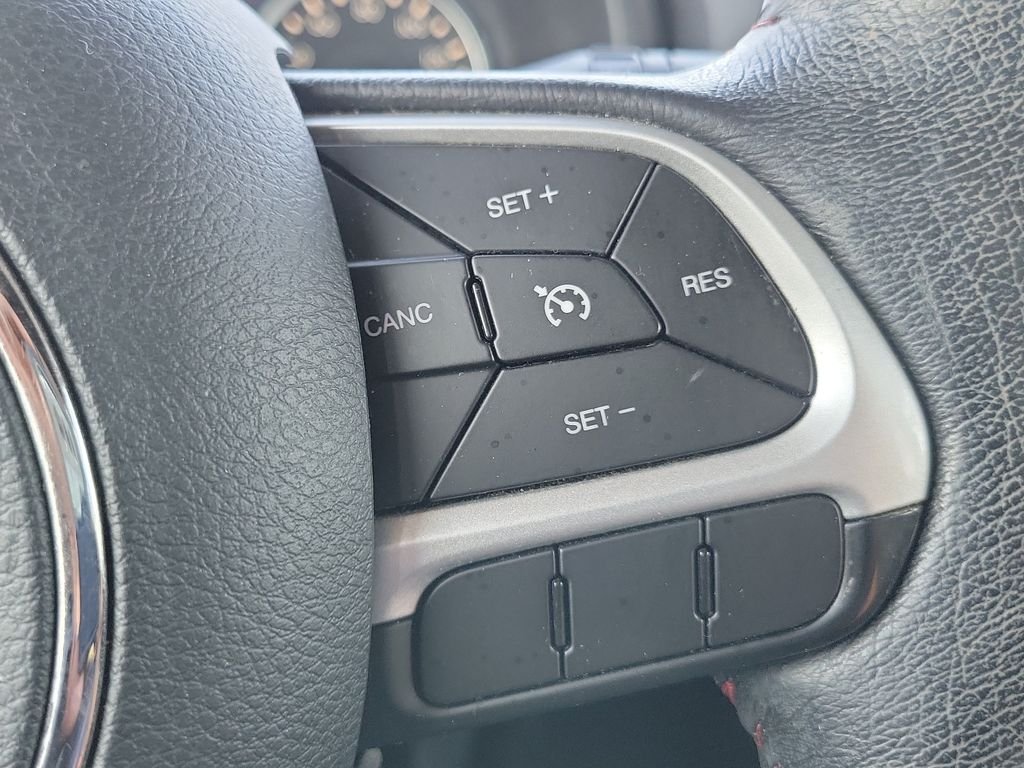 Used 2016 Black Jeep Trailhawk image 24