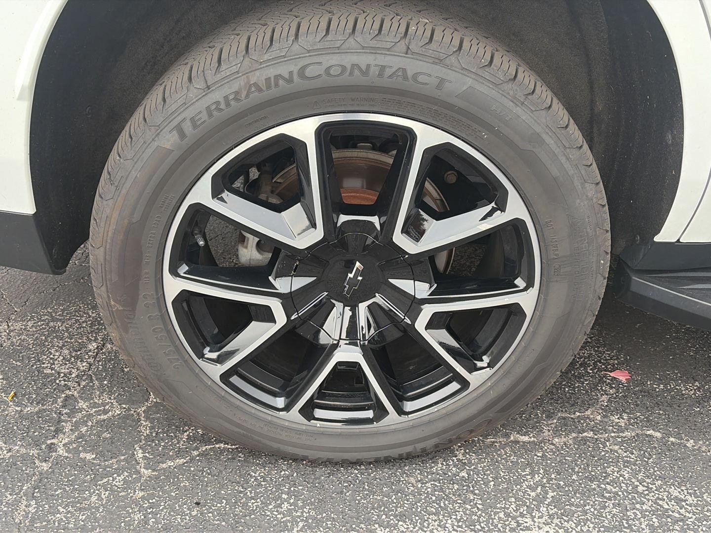 Used 2023 Wh Chevrolet  image 9