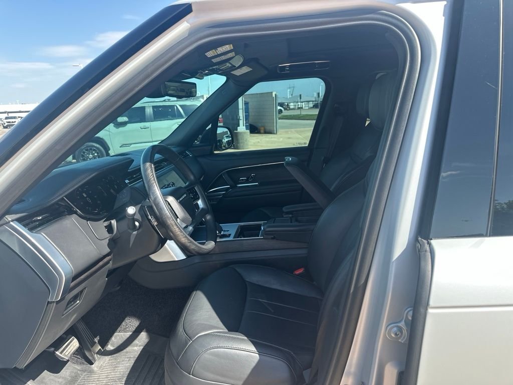Used 2025 Silver Land Rover Autobiography image 6