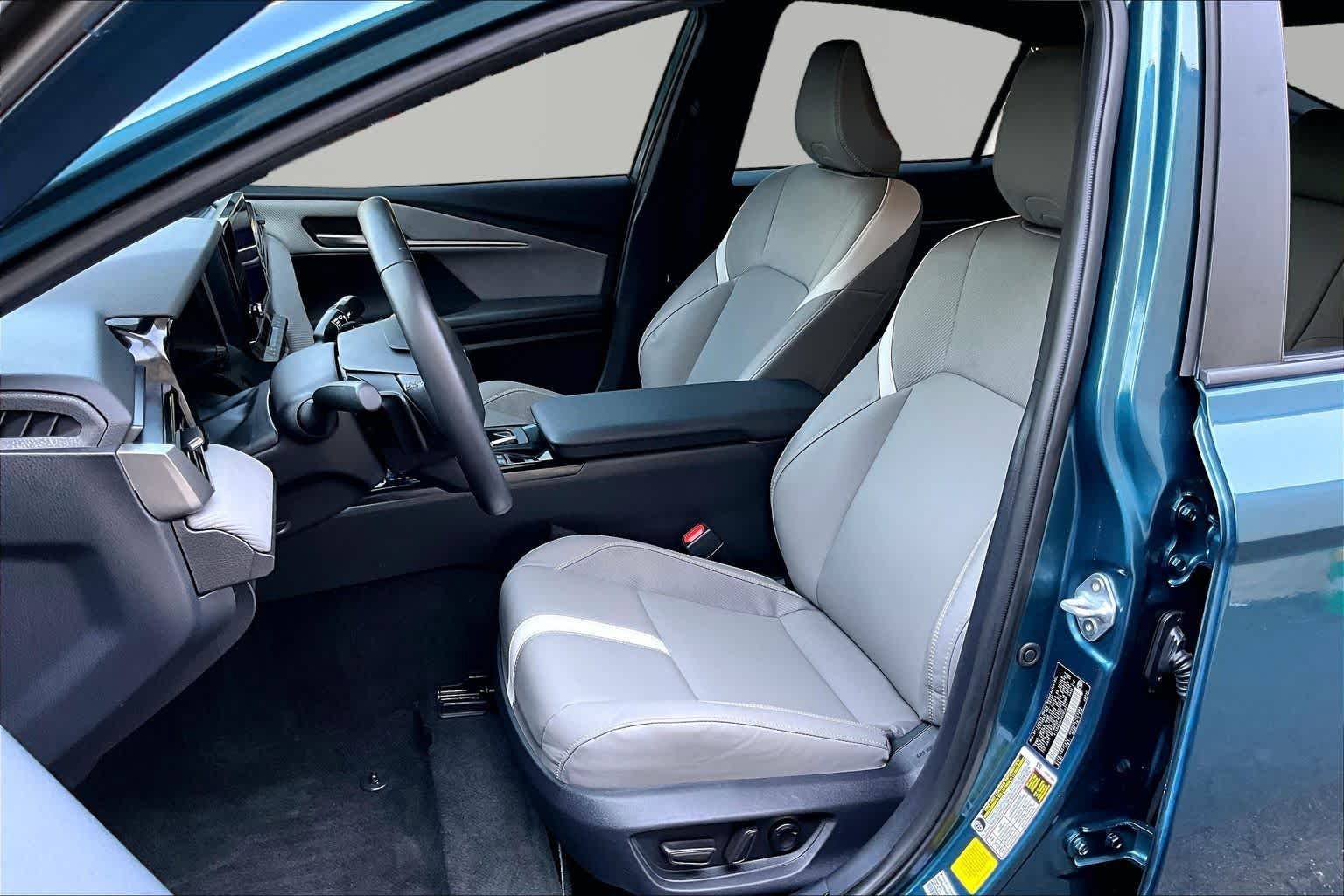 Used 2025 Ocean Gem Toyota SE image 8