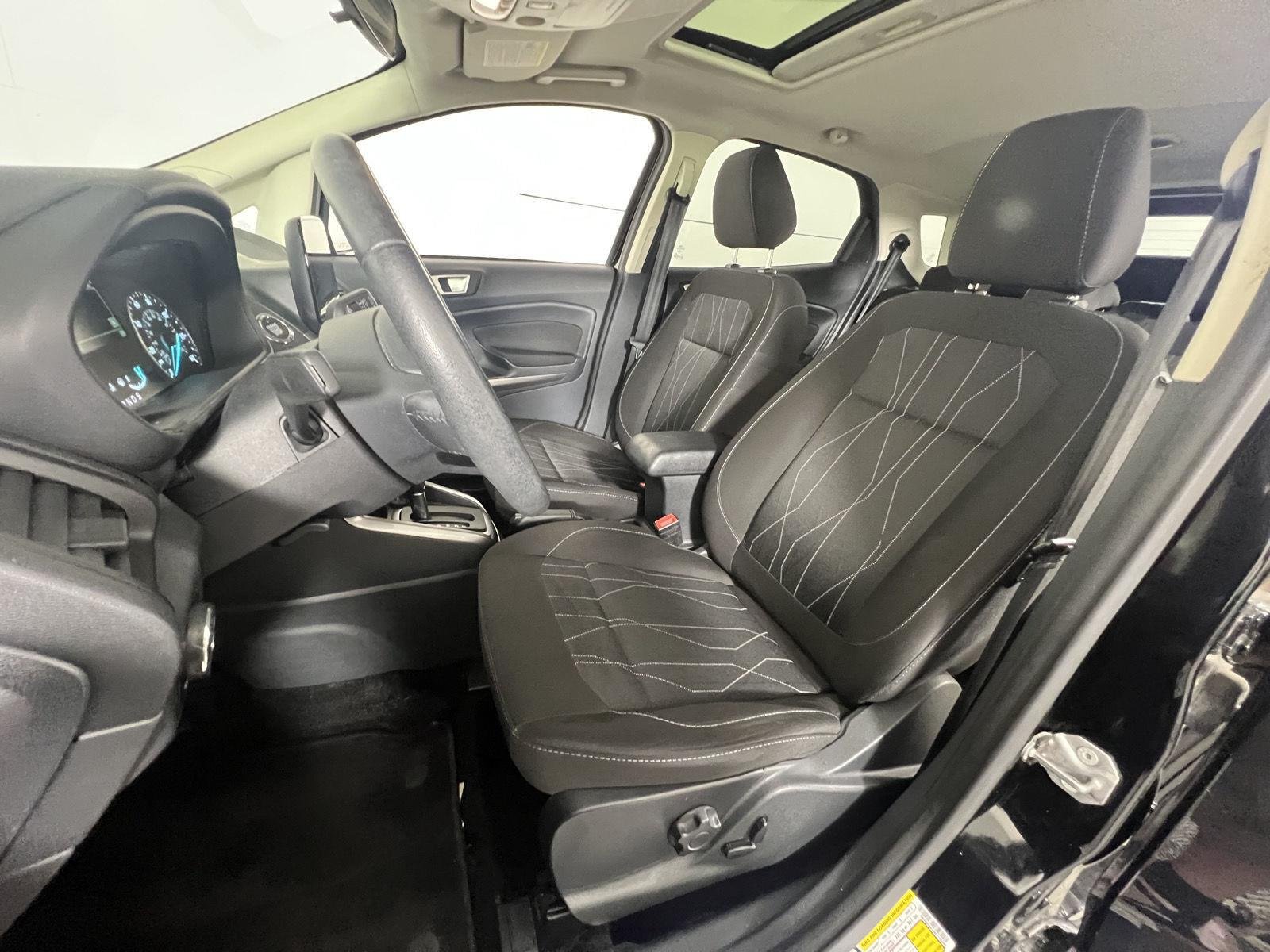 Used 2019 Shadow Black Ford SE image 2