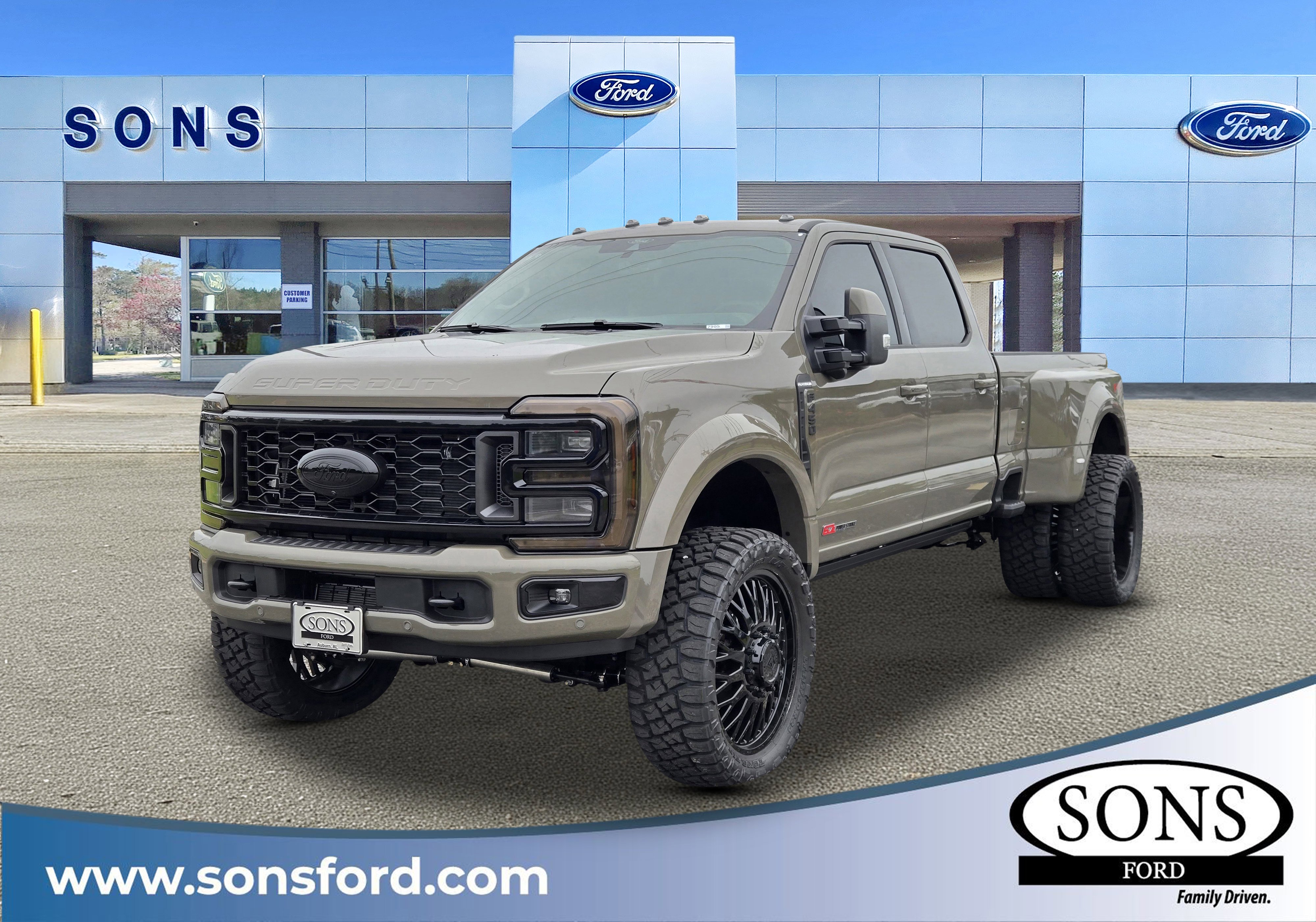 2026 Ford F-450 Platinum 4x4 Crew Cab 8' Box DRW's photo