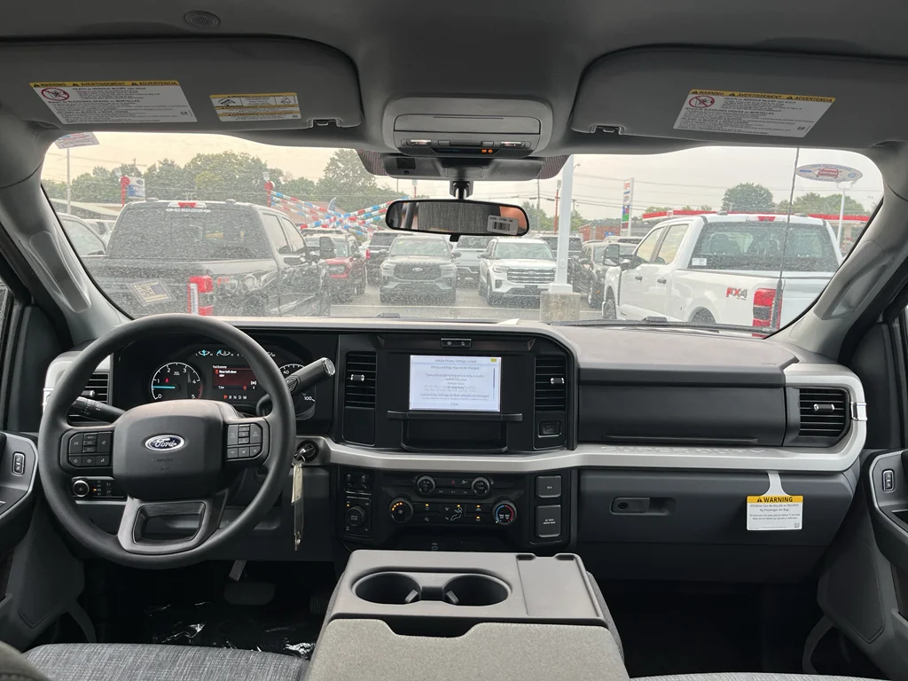 New 2026 Oxford White Ford F-250® XLT image 18