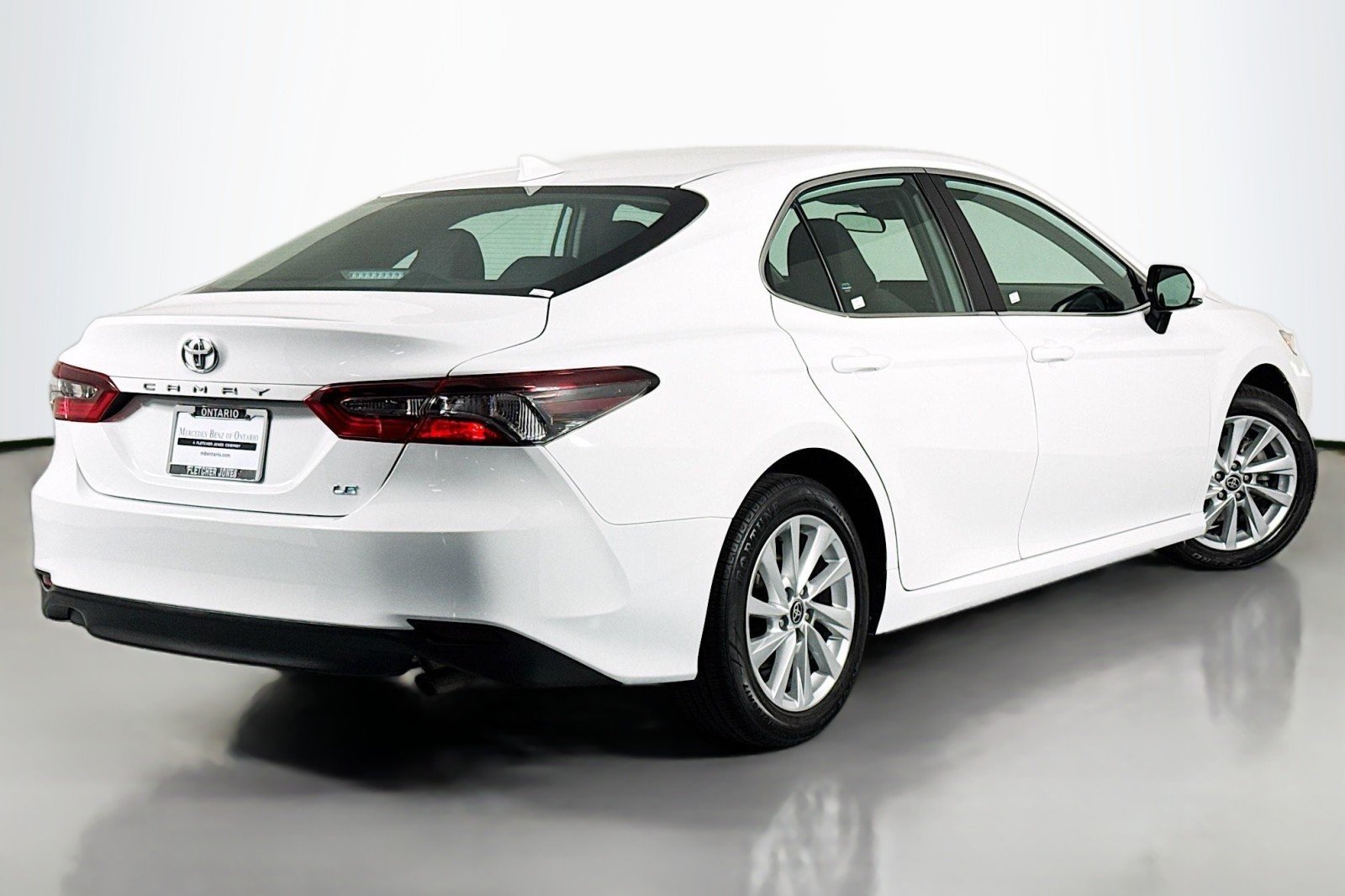 Used 2023 Ice Cap Toyota LE image 11