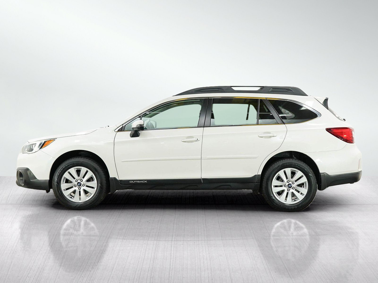 Used 2015 Subaru Outback Premium with VIN 4S4BSAHC6F3286186 for sale in Burnsville, Minnesota