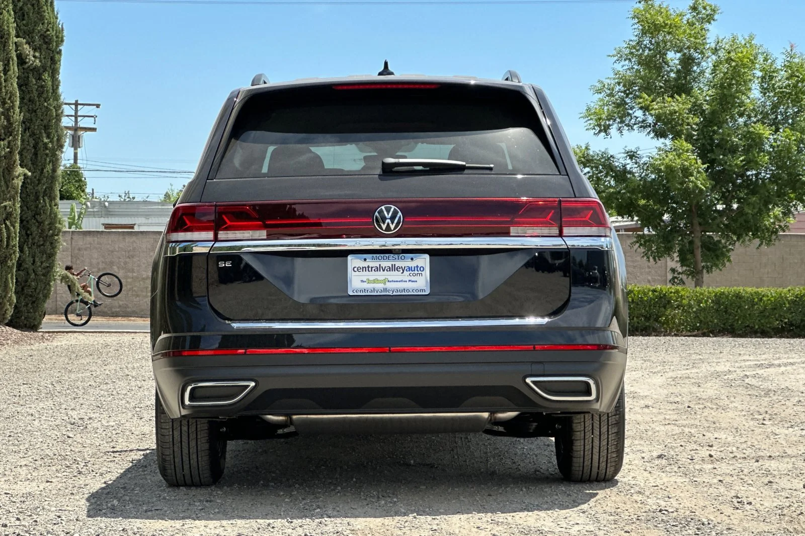 New 2026 Deep Black Pearl Volkswagen 2.0T SE image 5