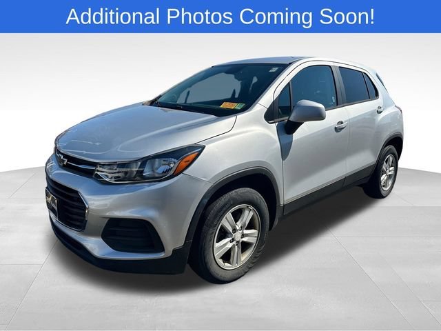 Used 2020 Chevrolet Trax LS with VIN 3GNCJNSB8LL128555 for sale in Kenmore, NY