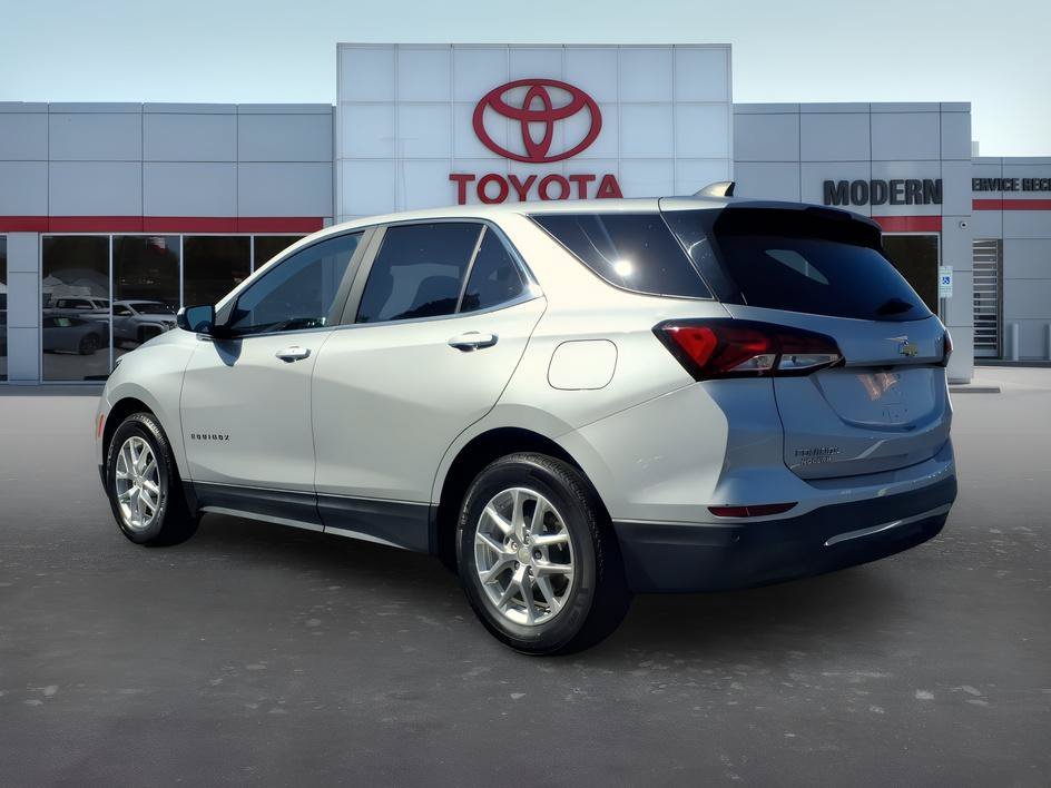 Used 2022 Silver Ice Metallic Chevrolet LT image 3