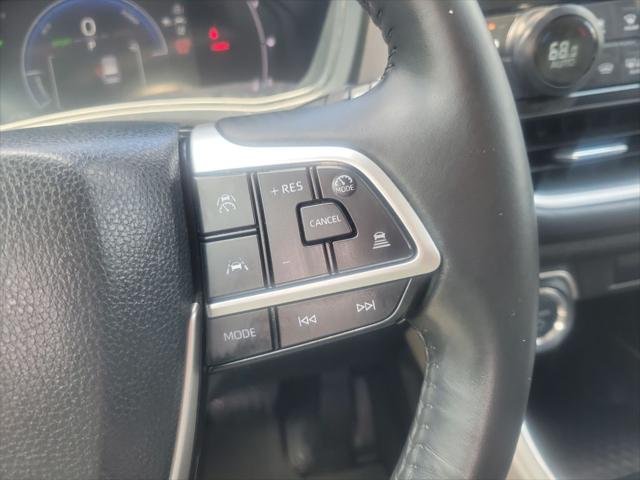 Certified Used 2024 WIND CHILL PEARL Toyota  image 21