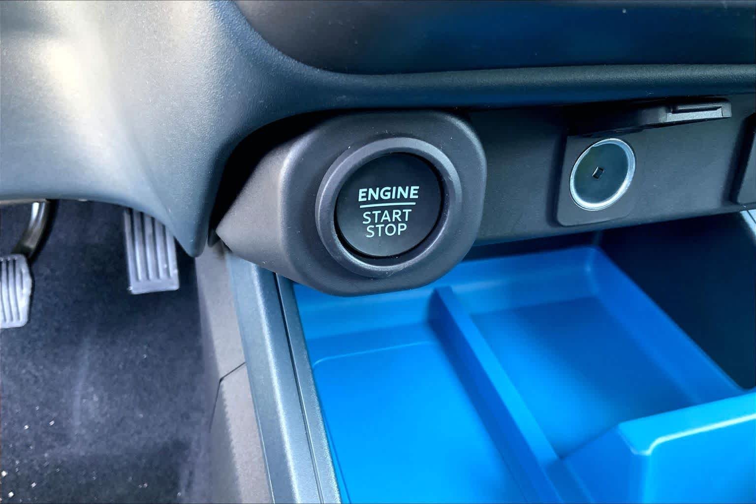 New 2026 Shadow Black Ford XLT image 15