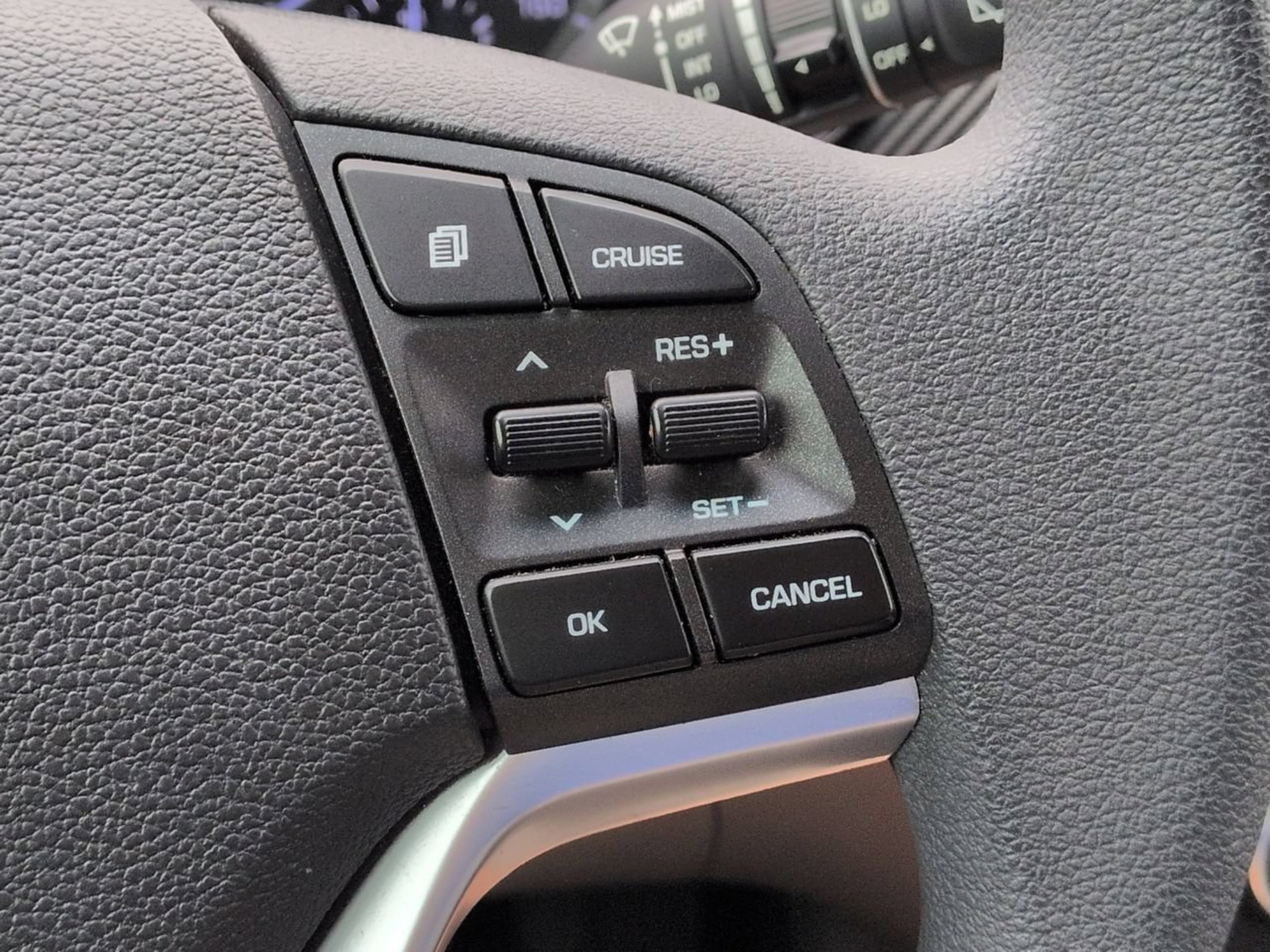 Used 2019 Coliseum Gray Hyundai SEL image 28