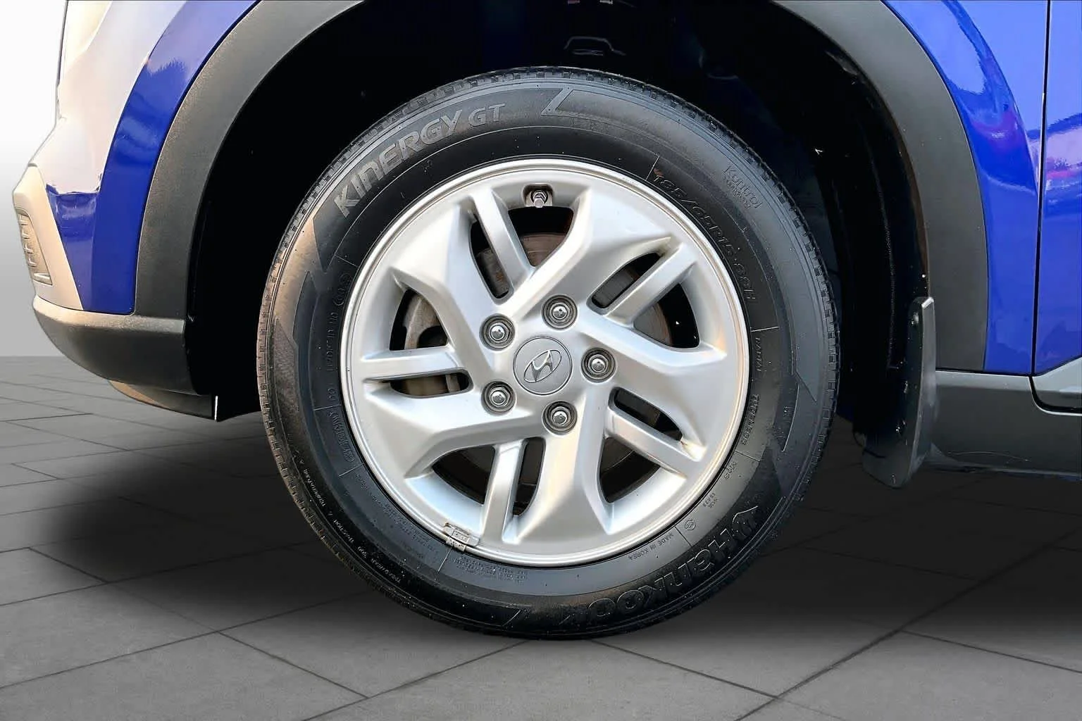 Used 2022 Intense Blue Hyundai SE image 10