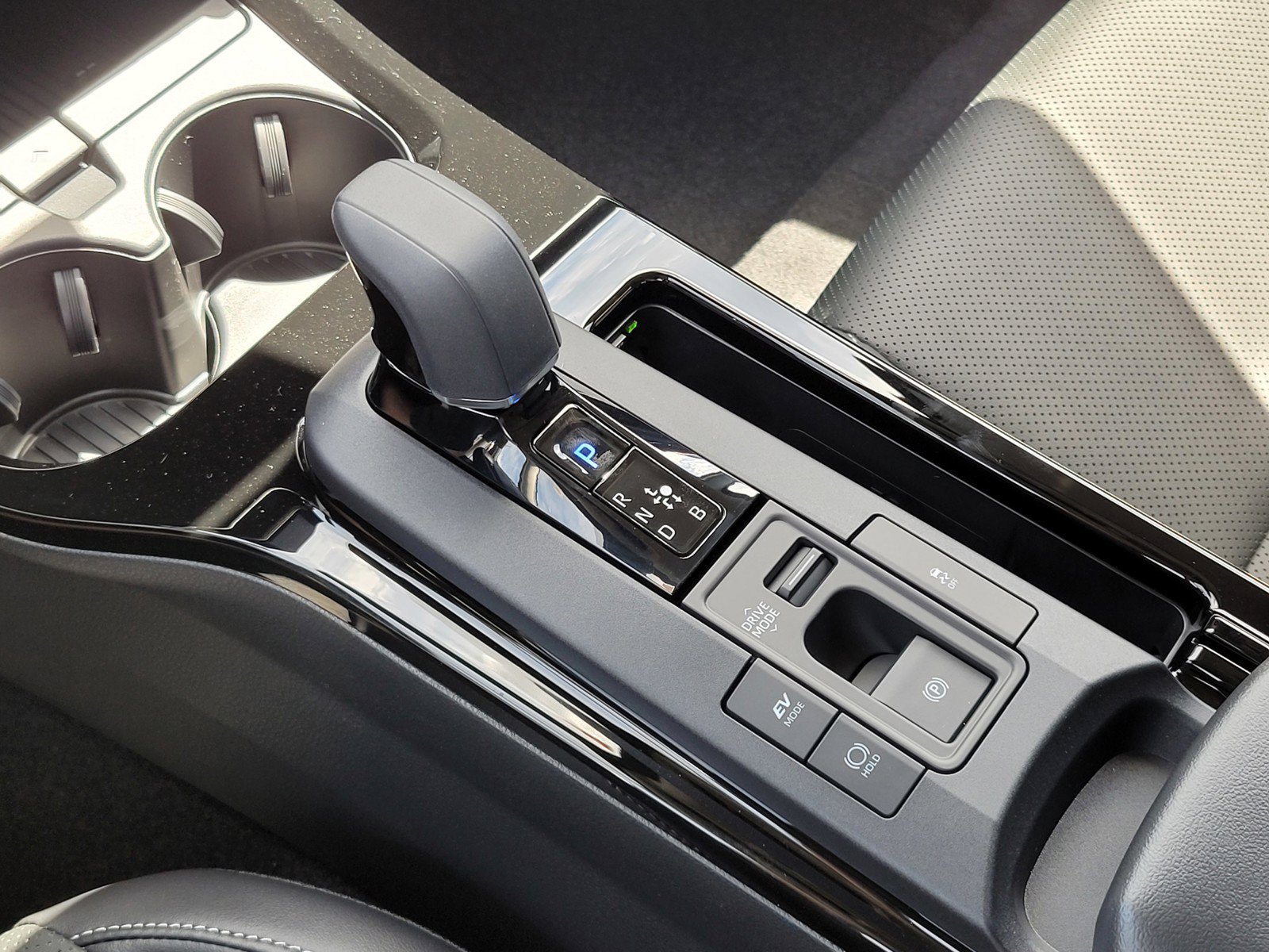 New 2027 Wind Chill Pearl Toyota Limited image 10