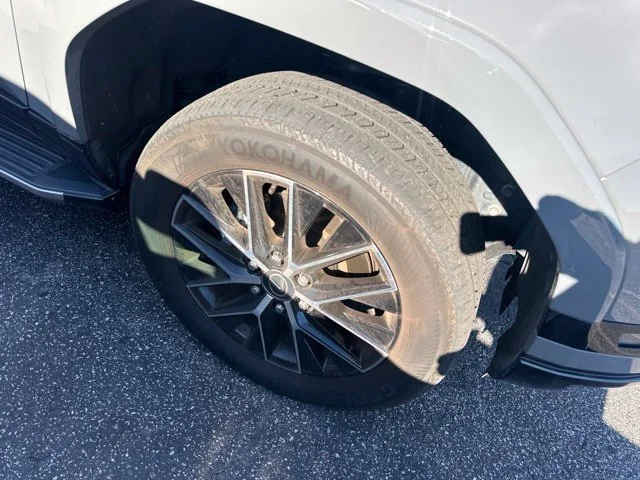 Used 2024  Lexus 550 Premium+ image 25