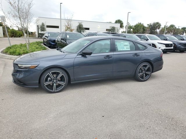 New 2026 Meteorite Gray Metallic Honda SE image 3