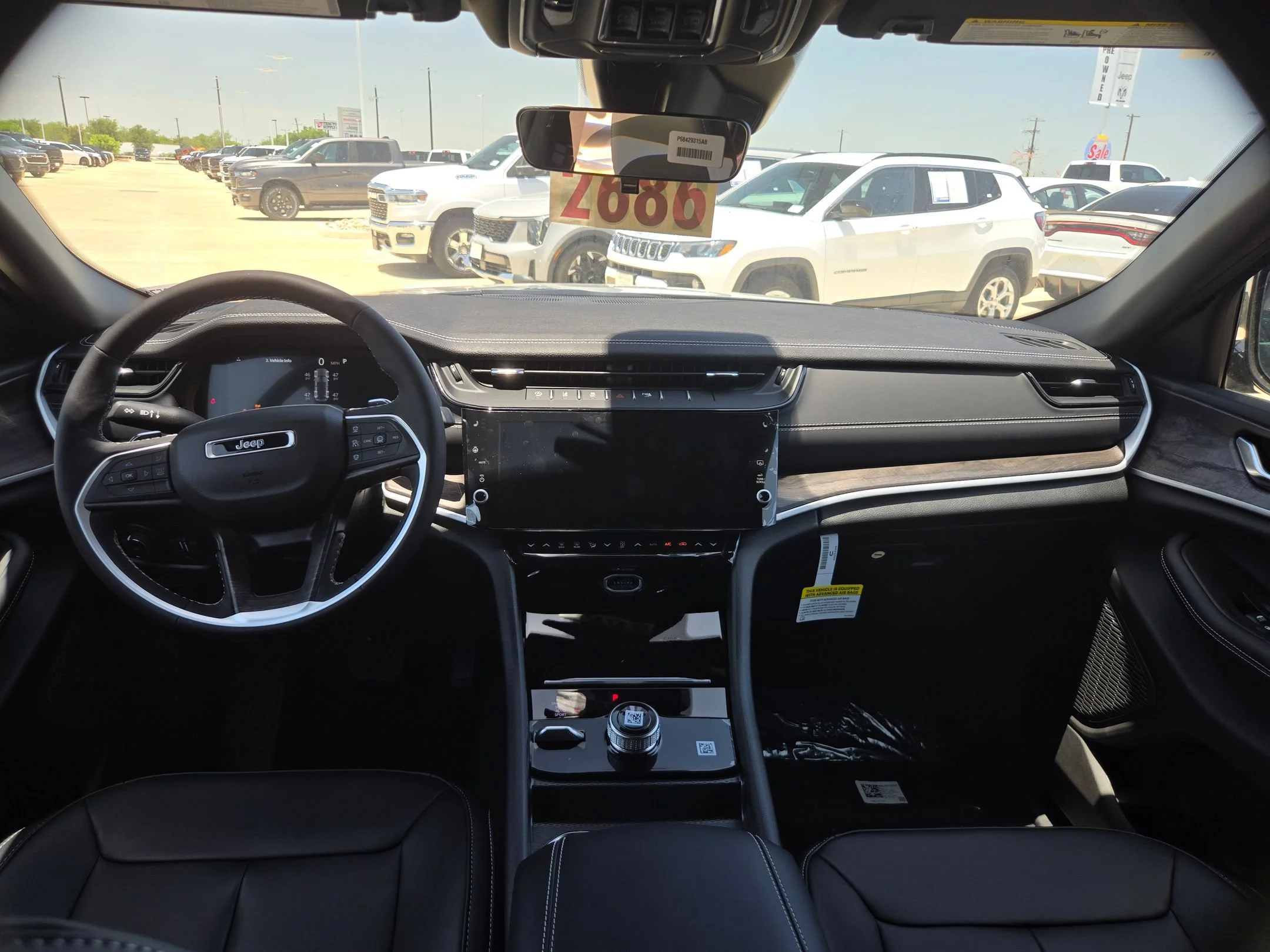 New 2026 Diamond Black Crystal Pearlcoat Jeep Limited image 15