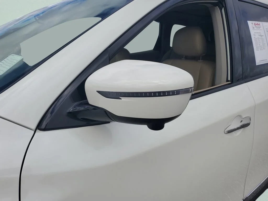Used 2019 White Nissan Platinum image 28