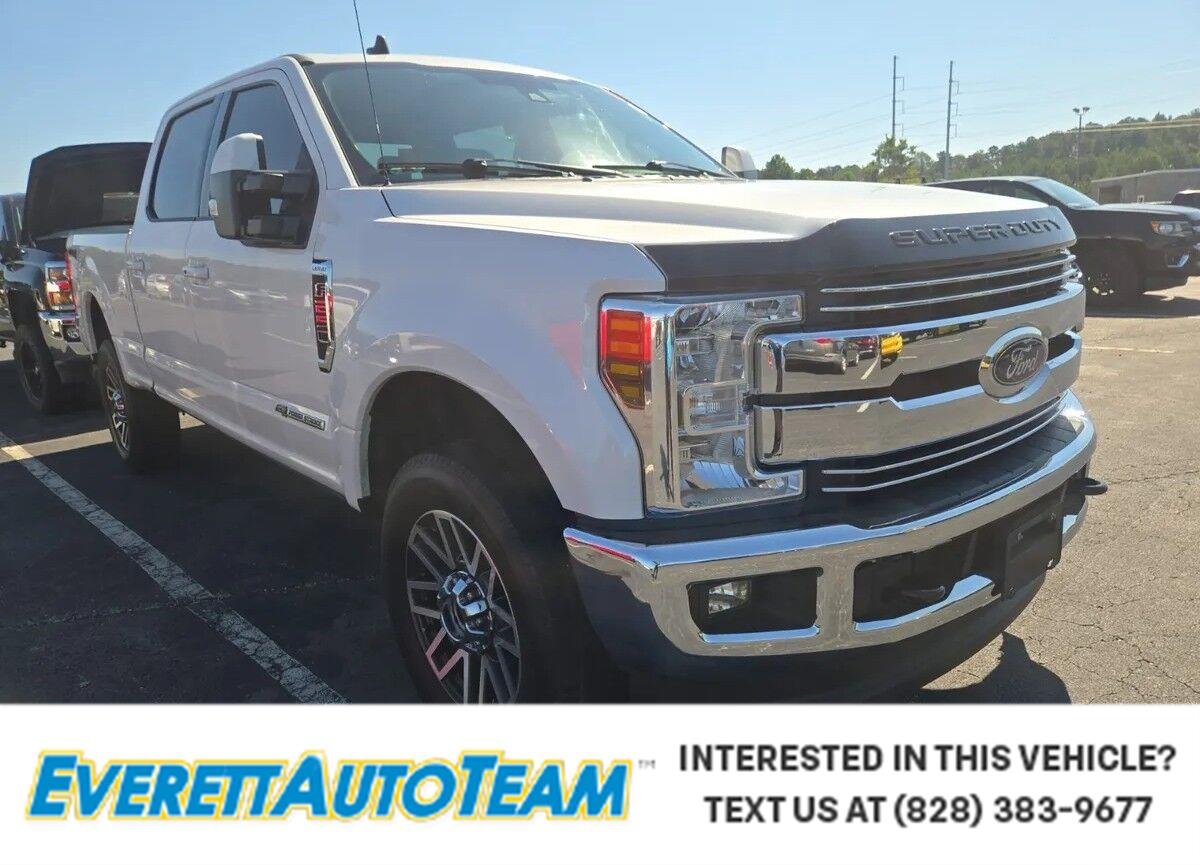 Used 2019 White Platinum Metallic Tri-Coat Ford Lariat image 1