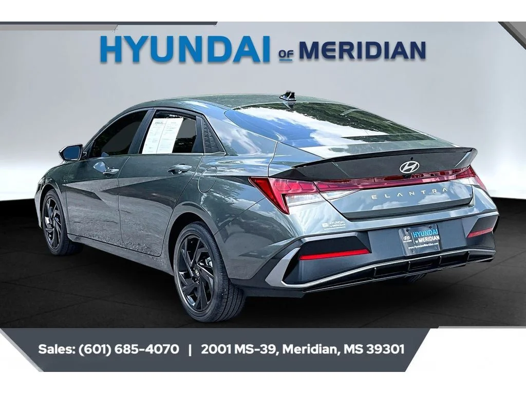 Used 2026 Amazon Gray Hyundai SEL Sport Premium image 2
