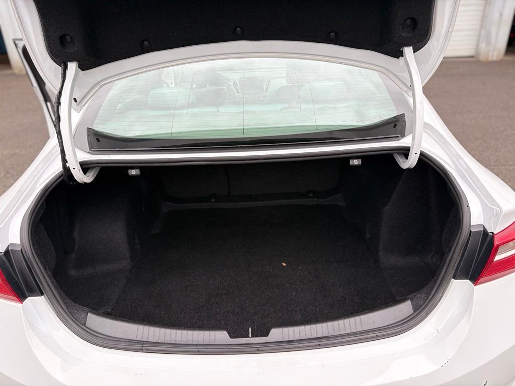 Used 2020 Summit White Chevrolet LS image 19