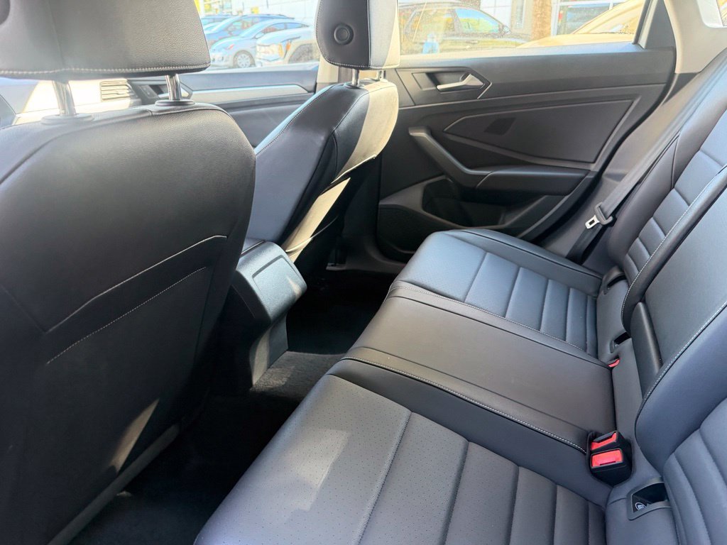 Used 2024 Gray Volkswagen 1.5T SE image 14