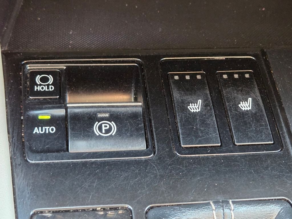 Used 2017 White Lexus 350 image 31