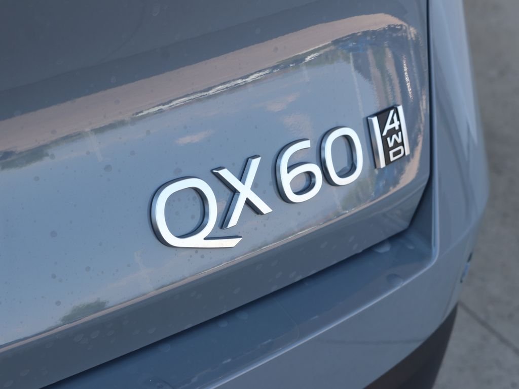 New 2027 HARBOR GRAY INFINITI Luxe AWD image 38