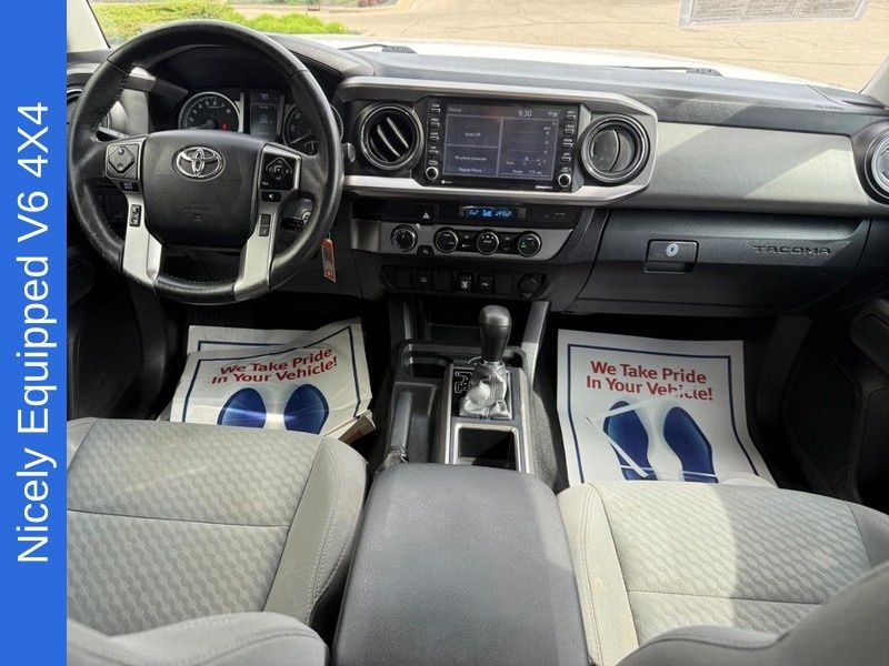 Used 2022 White Toyota SR5 image 13